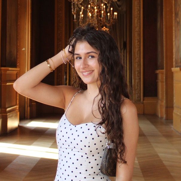 Profile Picture of ari (@arielakluk) on Tiktok