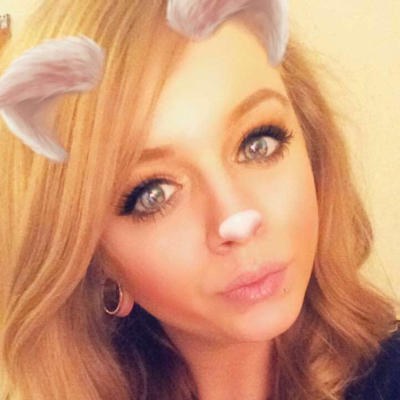 Profile Picture of Erica Neidel (@gnarlyneidel) on Poshmark