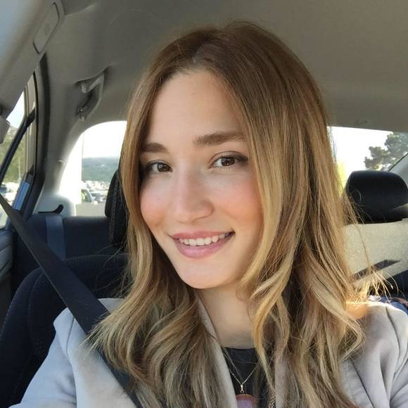 Profile Picture of Arezoo Khalili (@arezzoo_k84) on Poshmark