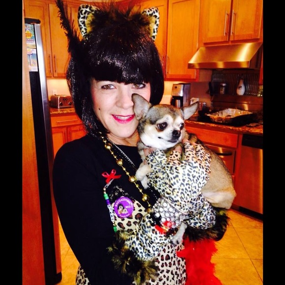 Profile Picture of Lisa Busby (@lisabuzz) on Poshmark