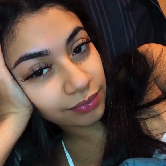 Profile Picture of Brianna Leanna (@briannaleanna) on Poshmark