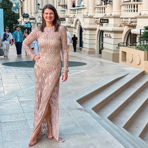 Profile Picture of Christina Cryer (@elevatemenow) on Poshmark