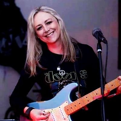 Profile Picture of Beverly Jayne (@Bev_Jayne) on Twitter