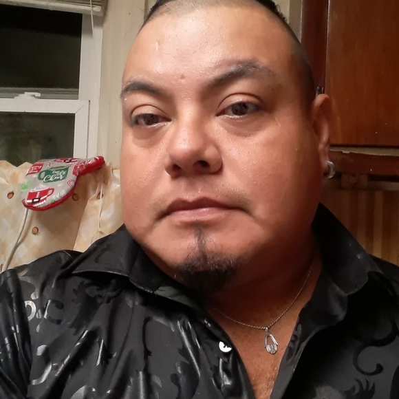 Profile Picture of Cristian Leon (@elfabio1978) on Poshmark