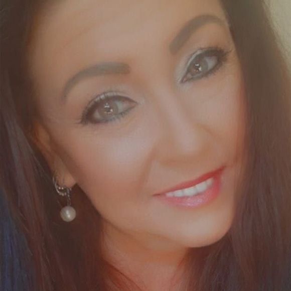 Profile Picture of Shellie Battleshaw (@battleshaw1032) on Poshmark