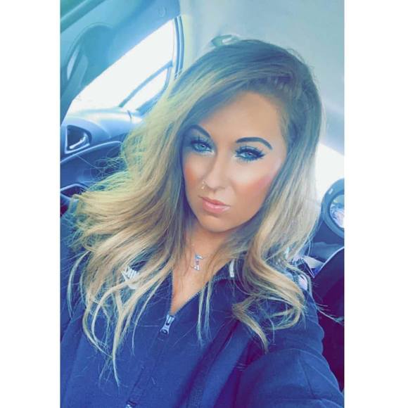 Profile Picture of Laura Rice (@laurarice584) on Poshmark