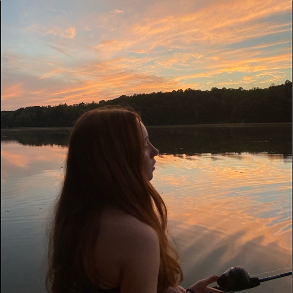 Profile Picture of Tessa Reynolds (@tessareynold720) on Poshmark