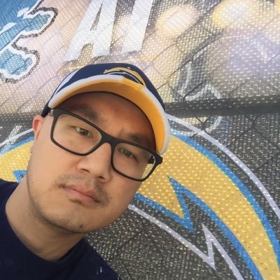 Profile Picture of Chee Vue (@cheevue79) on Twitter