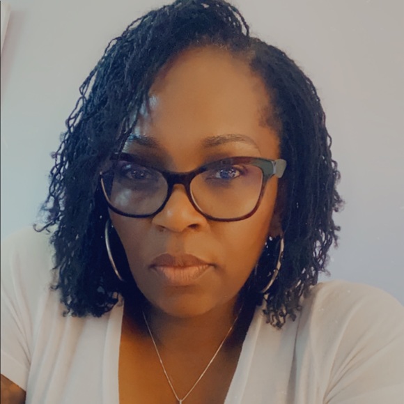 Profile Picture of Cassandra Knight (@cknight31972) on Poshmark