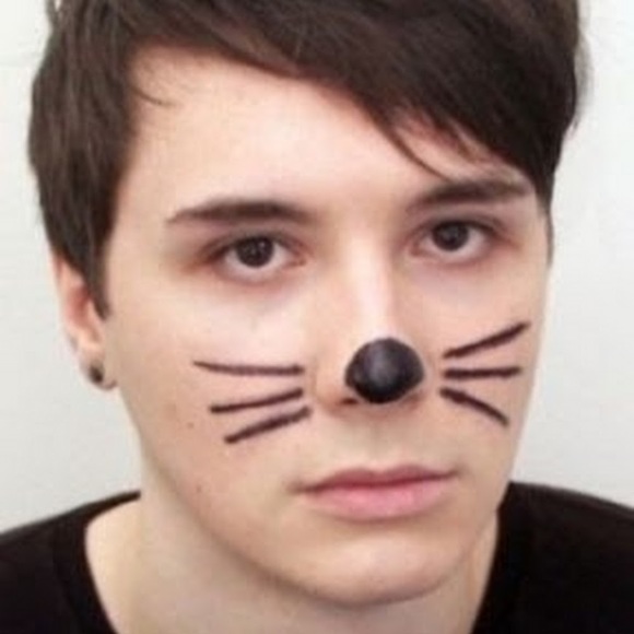 Profile Picture of It gets Awkward (@itgetsawkward) on Poshmark