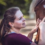 Profile Picture of 𝗞𝗮𝘁𝗵𝗮𝗿𝗶𝗻𝗮 𝗧𝗵𝗲𝗶𝘀𝗶𝗻𝗴𝗲𝗿 (@kathi_theisinger) on Instagram