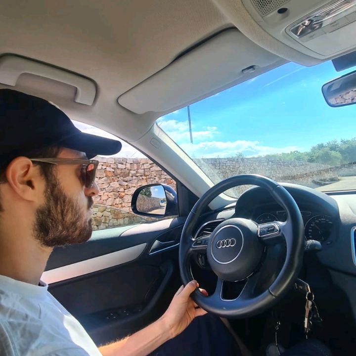 Profile Picture of Giovanni Roberto (@giovannirob) on Tiktok