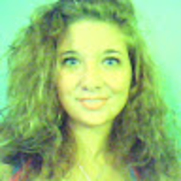 Profile Picture of Erica Sasnett (@ericaamerica13) on Poshmark