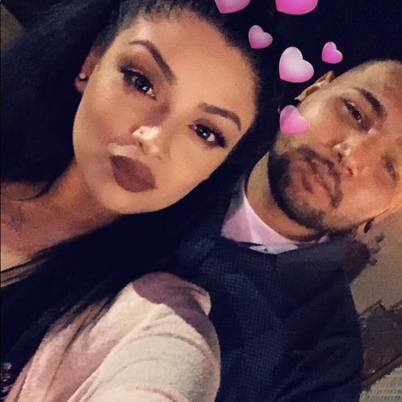 Profile Picture of Mariana Lucero (@mariiilucero) on Poshmark