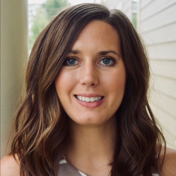 Profile Picture of Allison Jacob (@allisonejacob) on Poshmark