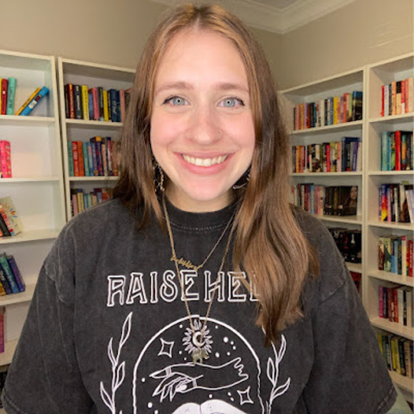 Profile Picture of Michelle Colbert (@mkcolbe) on Poshmark