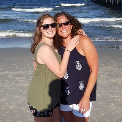 Profile Picture of Julia Schaff (@julia_schaff) on Twitter