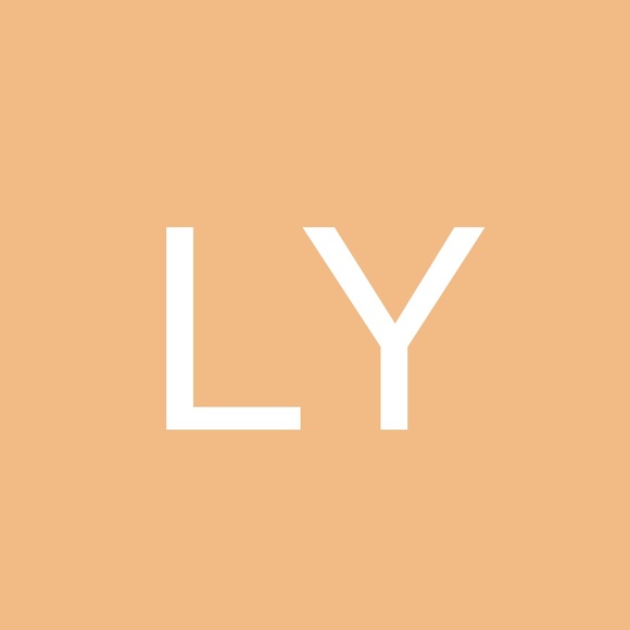 Profile Picture of Lillian Yuska (@lillianyuska) on Poshmark