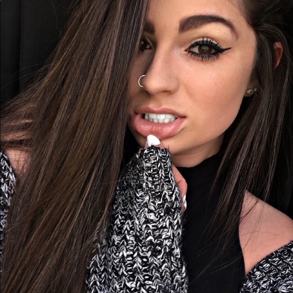 Profile Picture of Casey Edmondson (@caseeee____) on Poshmark