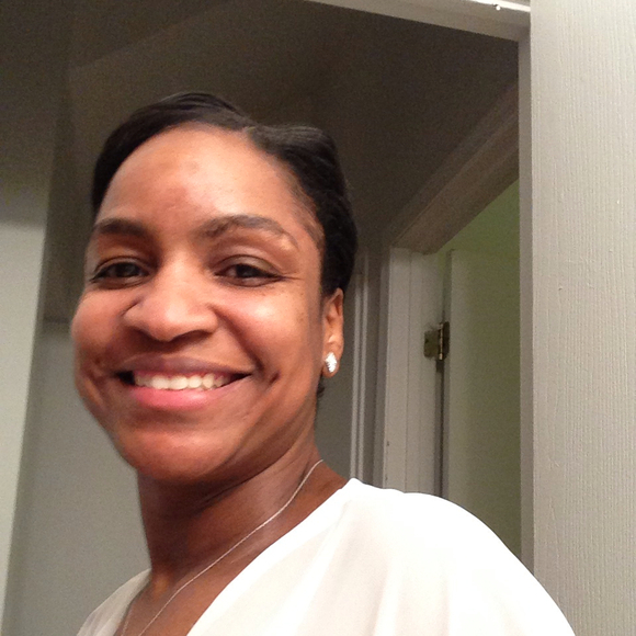 Profile Picture of Donna Scruggs (@stiilstrong) on Poshmark
