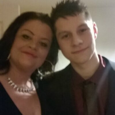 Profile Picture of Kerry Knott (@Kezkev35) on Twitter