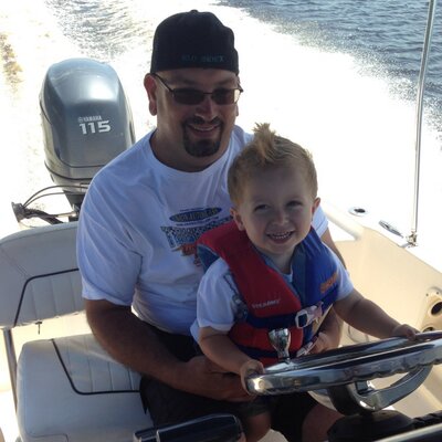 Profile Picture of Ray (@teal71boo) on Twitter