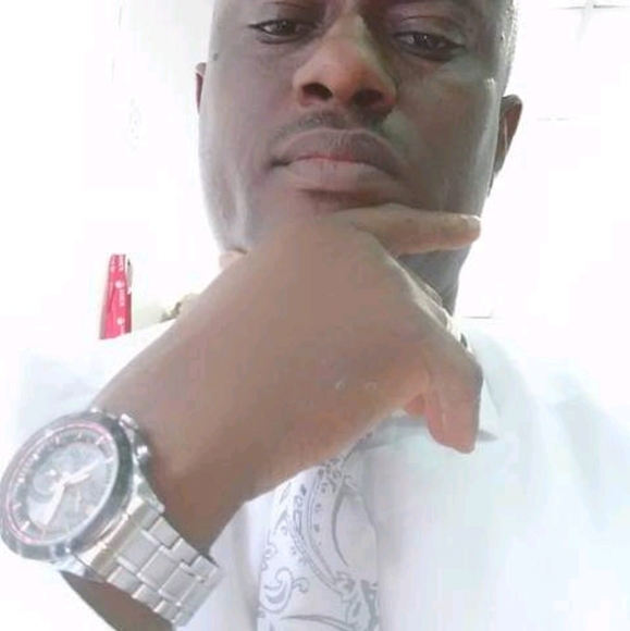 Profile Picture of Azeez Ibraheem (@azeezibraheem04) on Poshmark