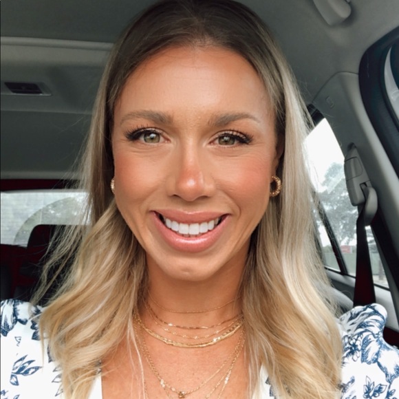 Michelle Scammell - Poshmark Profile Picture of Michelle Scammell (@chellescamell) on Poshmark