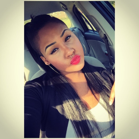 Profile Picture of Amber Steger (@baddbxtchen) on Poshmark