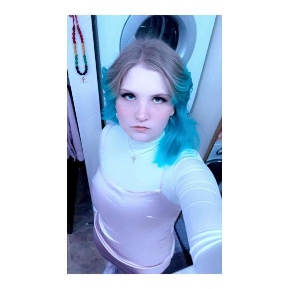 Profile Picture of Lynsey Gasner (@gracetv7) on Poshmark