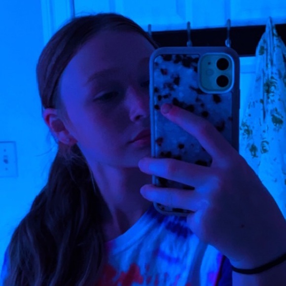 Lyla Musterman - Poshmark Profile Picture of Lyla Musterman (@lylamusterman) on Poshmark