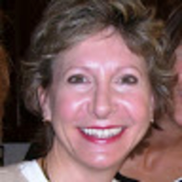 Profile Picture of Pamela Briddell (@pamelabriddell) on Poshmark