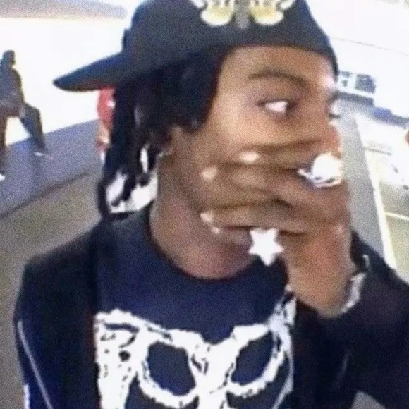 Profile Picture of Jahret Vidales (@jahret_vidales) on Poshmark