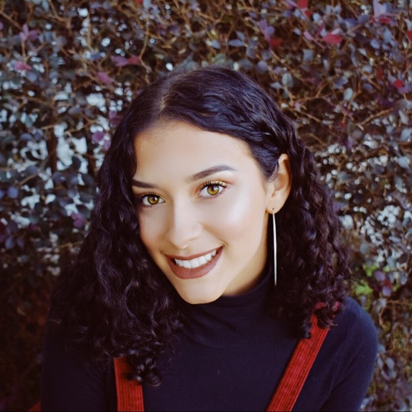 Paris Dufrene - Poshmark Profile Picture of Paris Dufrene (@parispmd) on Poshmark