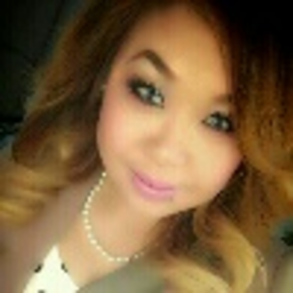 Profile Picture of Lucy Xiong (@blucy) on Poshmark