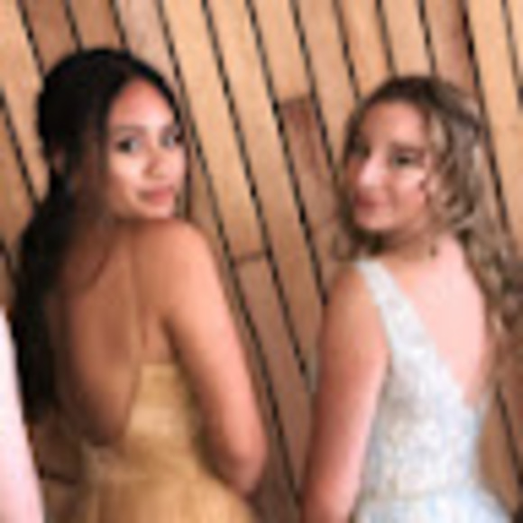 Profile Picture of Alex Hanley (@ahanl045) on Poshmark