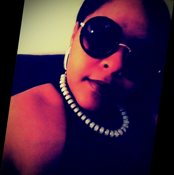 Profile Picture of Hazel Brown (@talelaford) on Poshmark