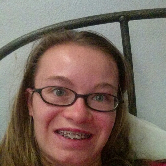 Sydney Beagles - Poshmark Profile Picture of Sydney Beagles (@sbeagles) on Poshmark