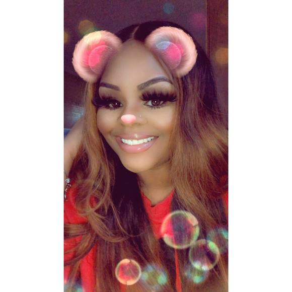 Profile Picture of Chantae Palmer (@kanequa23) on Poshmark