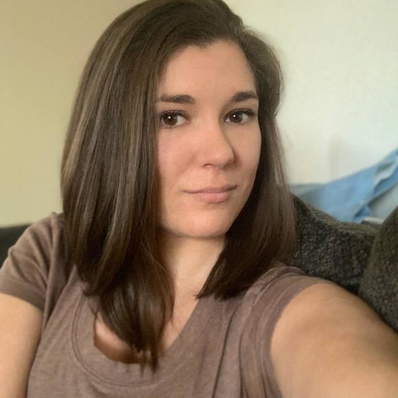 Profile Picture of Haley Weidrick (@haleyweidrick) on Poshmark