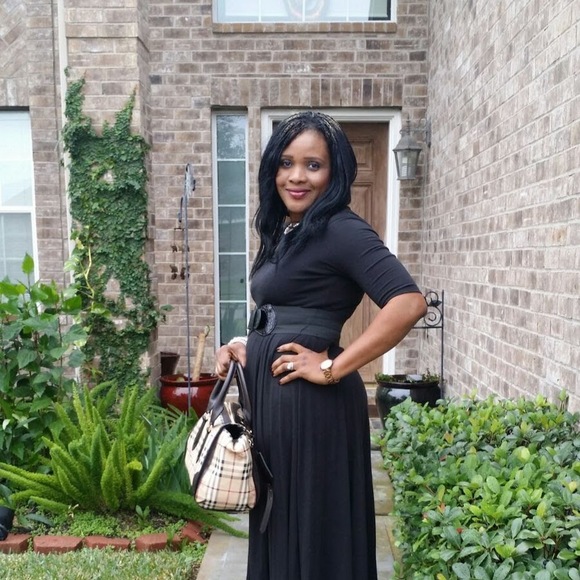 Profile Picture of Cynthia Addo (@addomitsui) on Poshmark