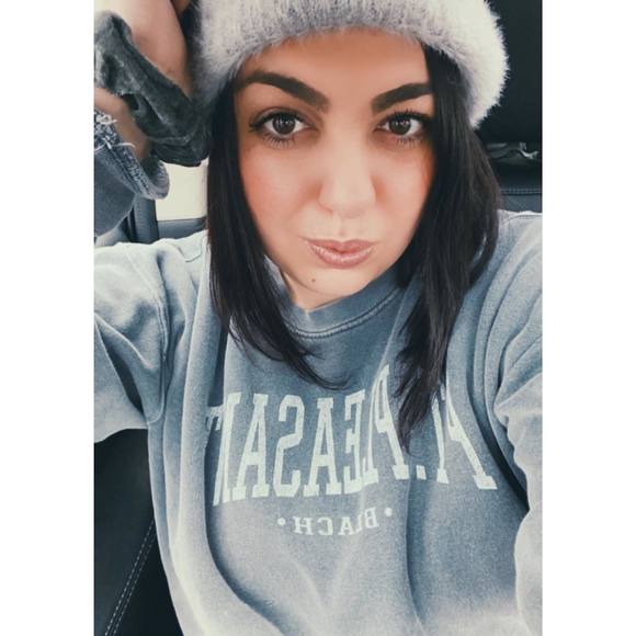 Profile Picture of Ashlyn Solimeno (@amsolimeno) on Poshmark