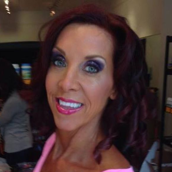 Profile Picture of Maureen Canesi (@maureencanesi) on Poshmark