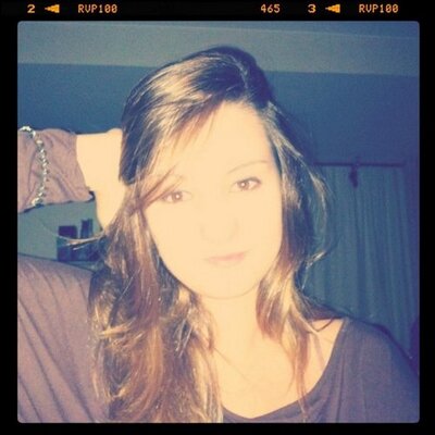 Profile Picture of Laura Lua (@lauraenet) on Twitter