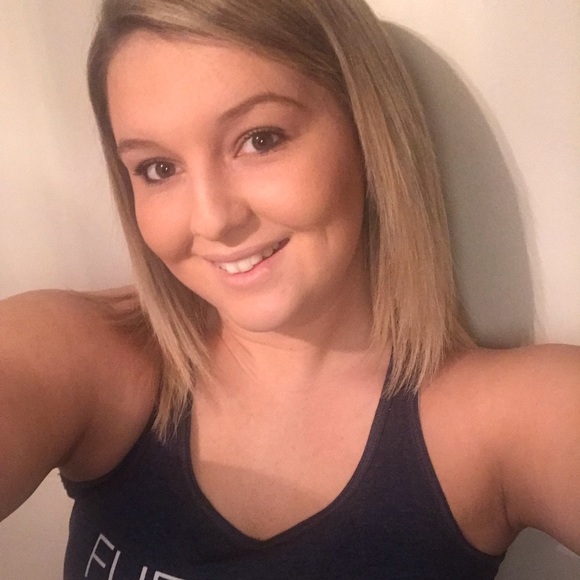 Nichole Chauvette - Poshmark Profile Picture of Nichole Chauvette (@nchauvette) on Poshmark