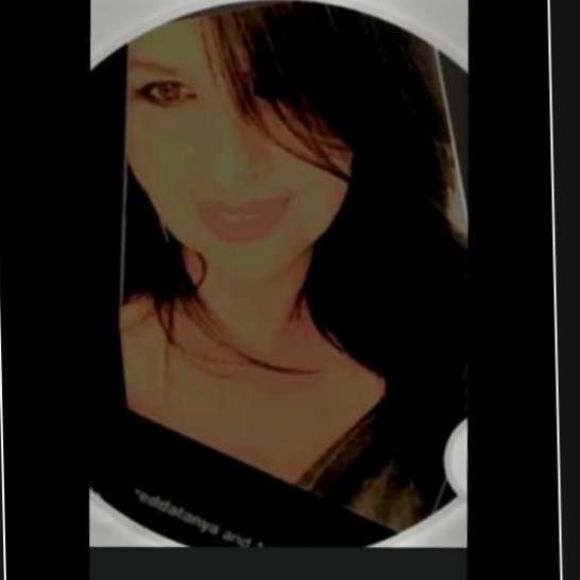 Profile Picture of Alda Vitello (@sicilia1017) on Poshmark