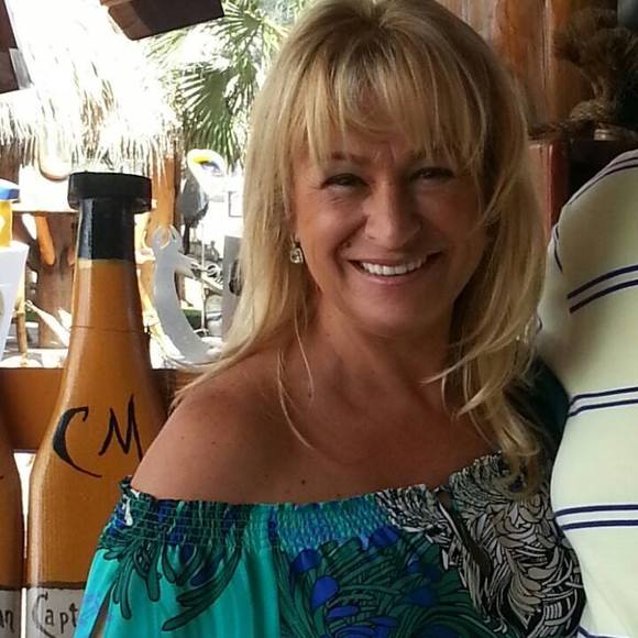 Profile Picture of Andrea Albertini (@martinique1964) on Poshmark