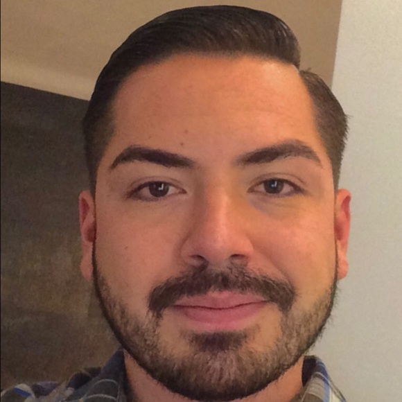 Profile Picture of Emmanuel Alvarado (@truemaverick87) on Poshmark