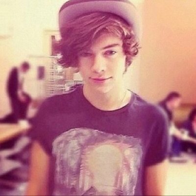 Profile Picture of Iheart1direction (@shea_howard) on Twitter
