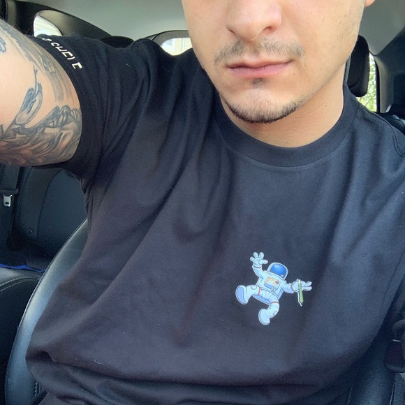 Profile Picture of Evan Manolakos (@evanmanos10) on Poshmark